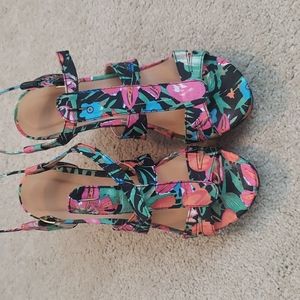 Floral wedges